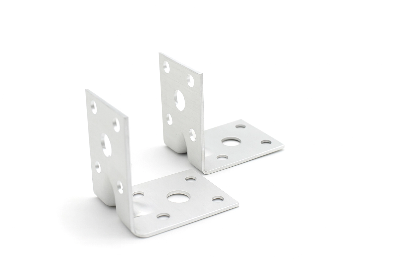 Rapid CNC Plasma Cutting Shaping Large-Format Aluminum Gussets and Brackets for Architectural Frameworks